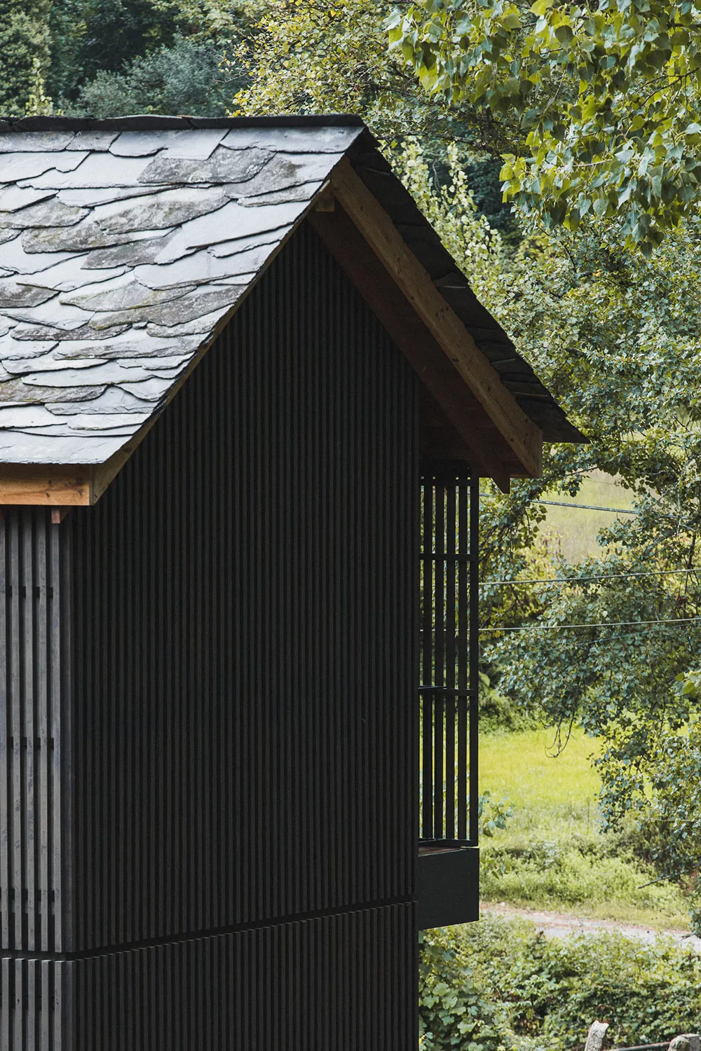 Small Cottage by the River in the Forest of Portugal - Gallery image 12