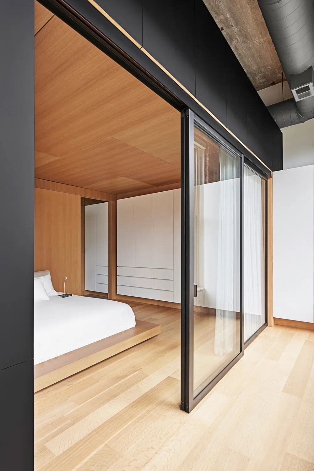 Piękno przestrzeni przemysłowej: loft w byłym zakładzie przemysłowym w Chicago - 11