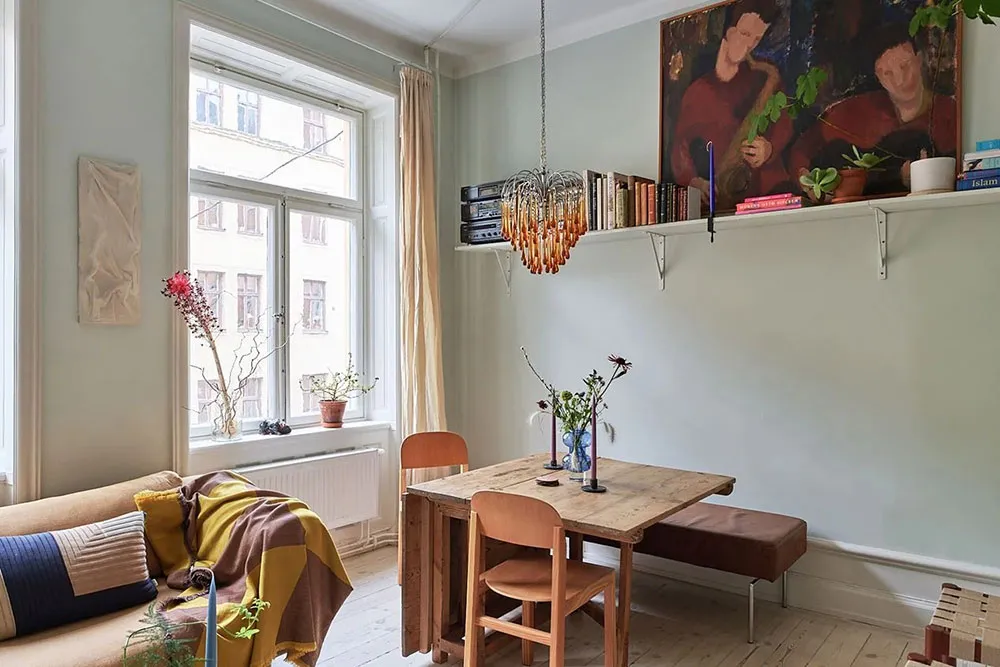 Cuisine en contreplaqué et poêle moderne : un appartement inhabituel à Stockholm (71 m²) - Gallery image 12