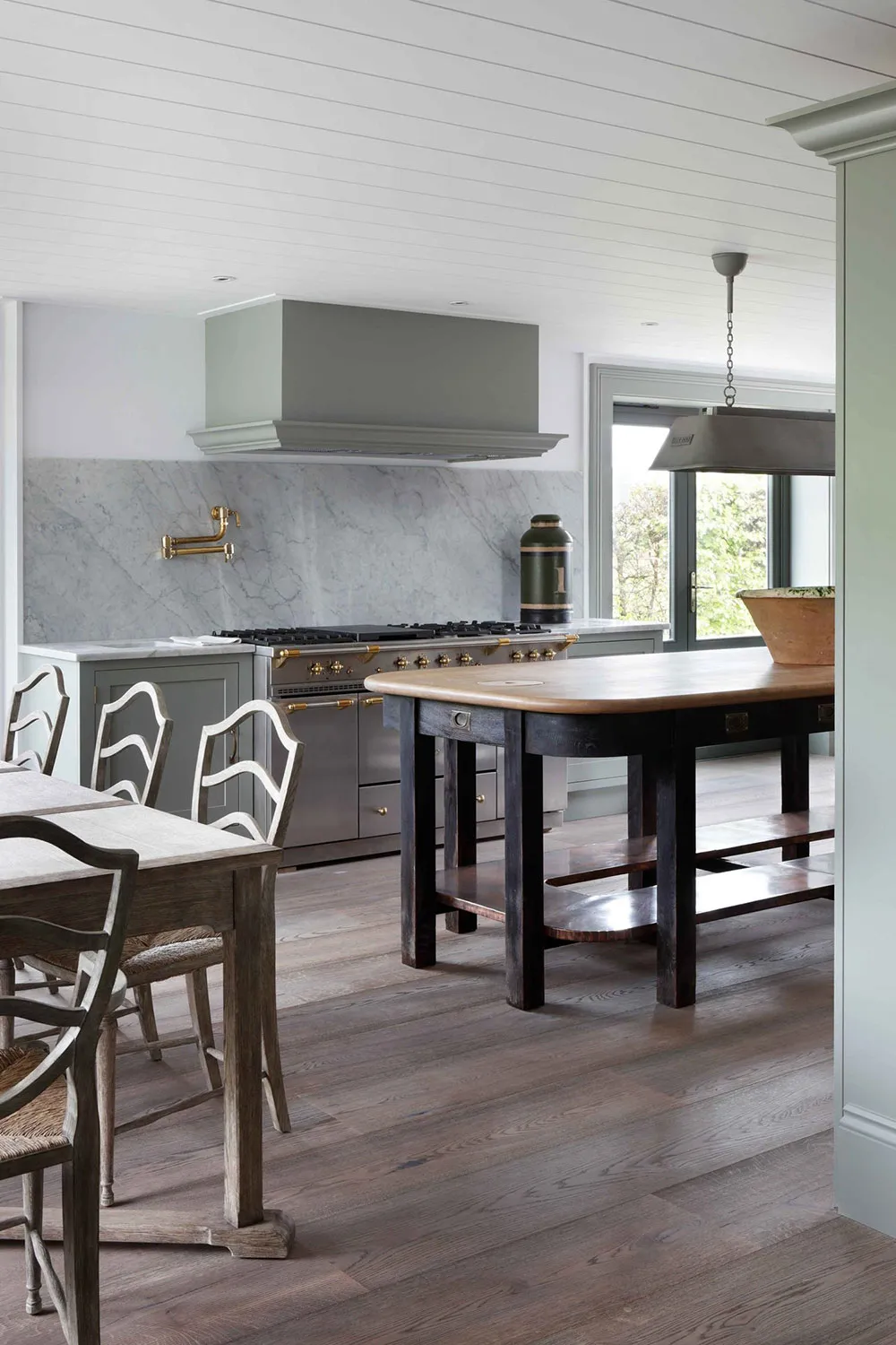 Cozy Country Cottage in England with an Engaging Art Collection - Gallery image 8