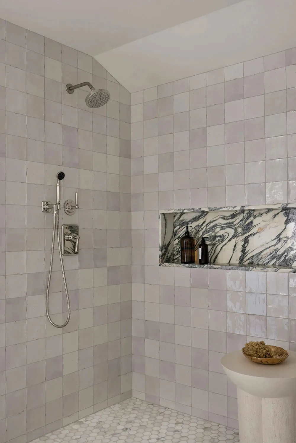 Gamme douce et décorature espagnole : maison aux États-Unis - Gallery image 12