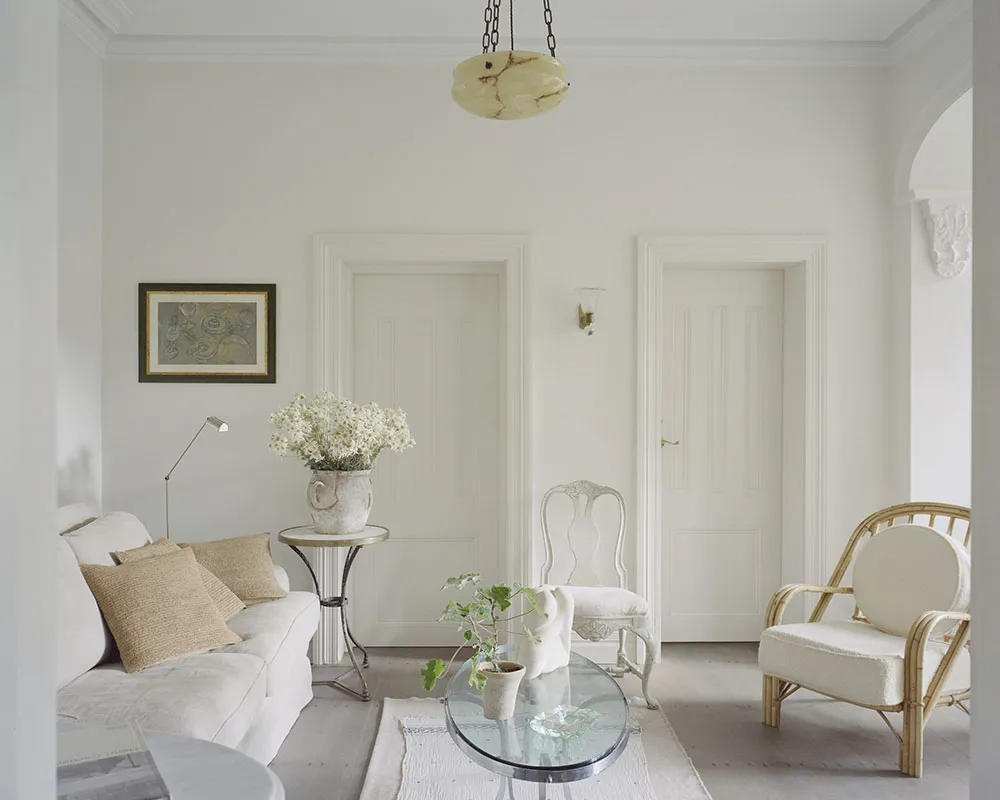 Encantador cottage blanco con muebles vintage en Sídney - Gallery image 2