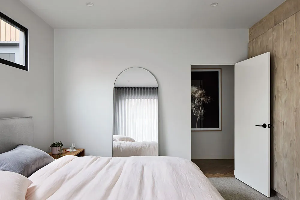 Невеликий сучасний будинок в Австралії з багатьма вікнами - Gallery image 11