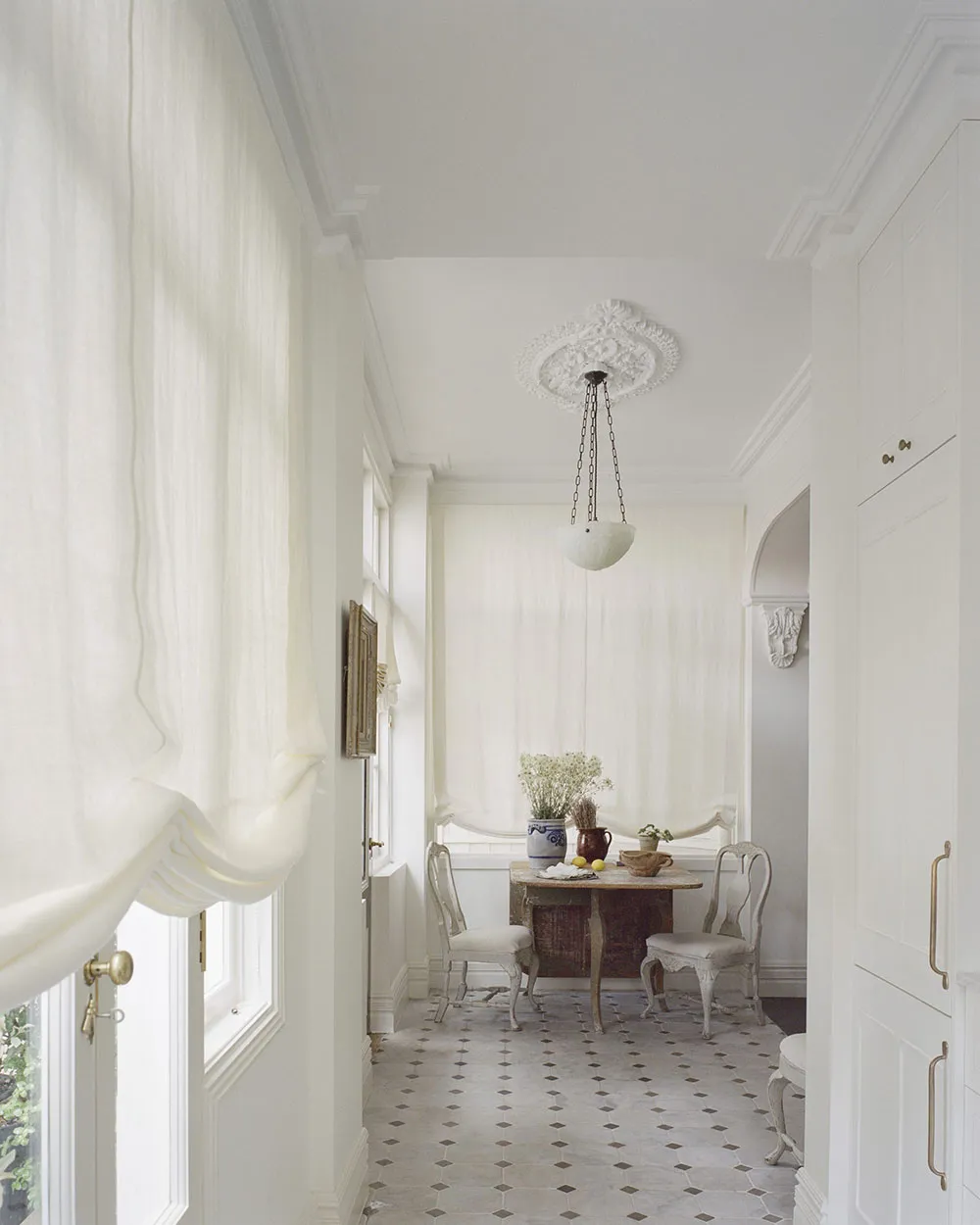 Encantador cottage blanco con muebles vintage en Sídney - Gallery image 15