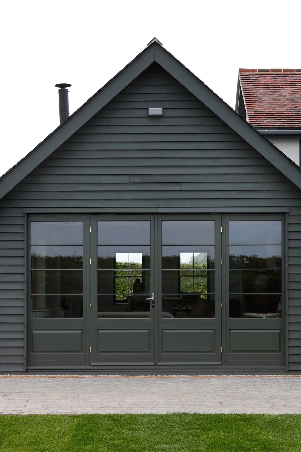 Cozy Country Cottage in England with an Engaging Art Collection - Gallery image 23