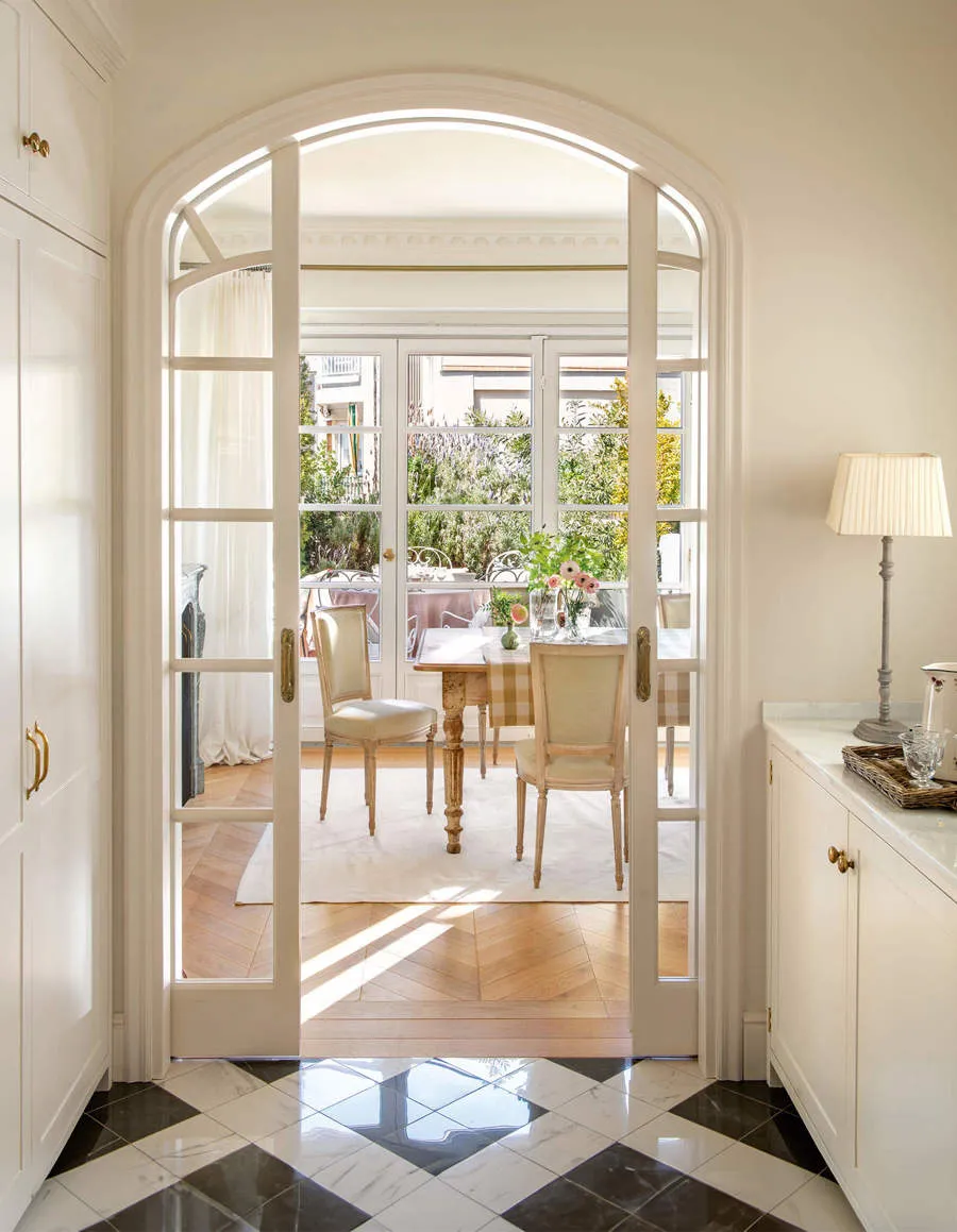 Чарівна біла квартира з терасою в Барселоні - Gallery image 6