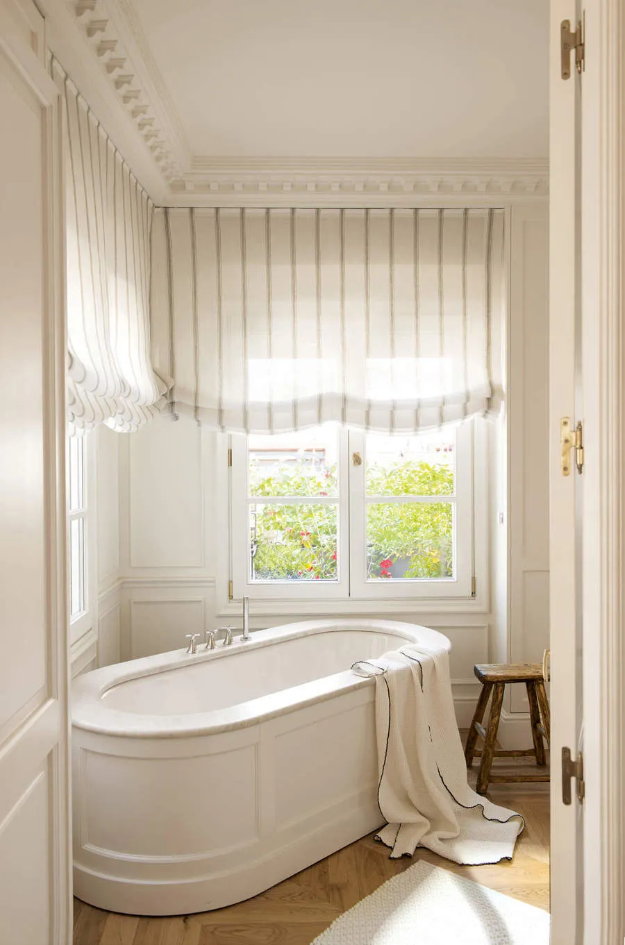 Чарівна біла квартира з терасою в Барселоні - Gallery image 13