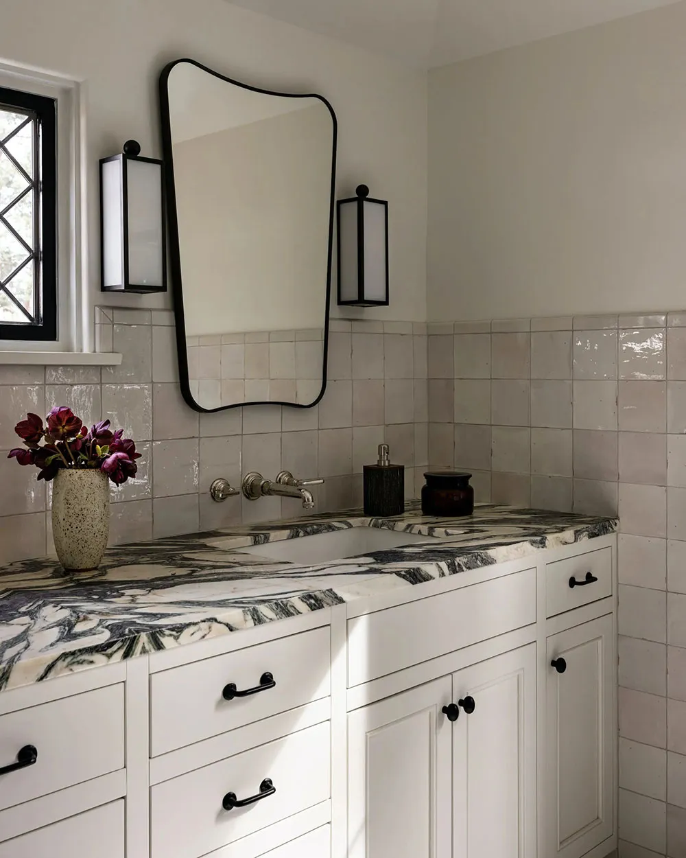 Gamme douce et décorature espagnole : maison aux États-Unis - Gallery image 11