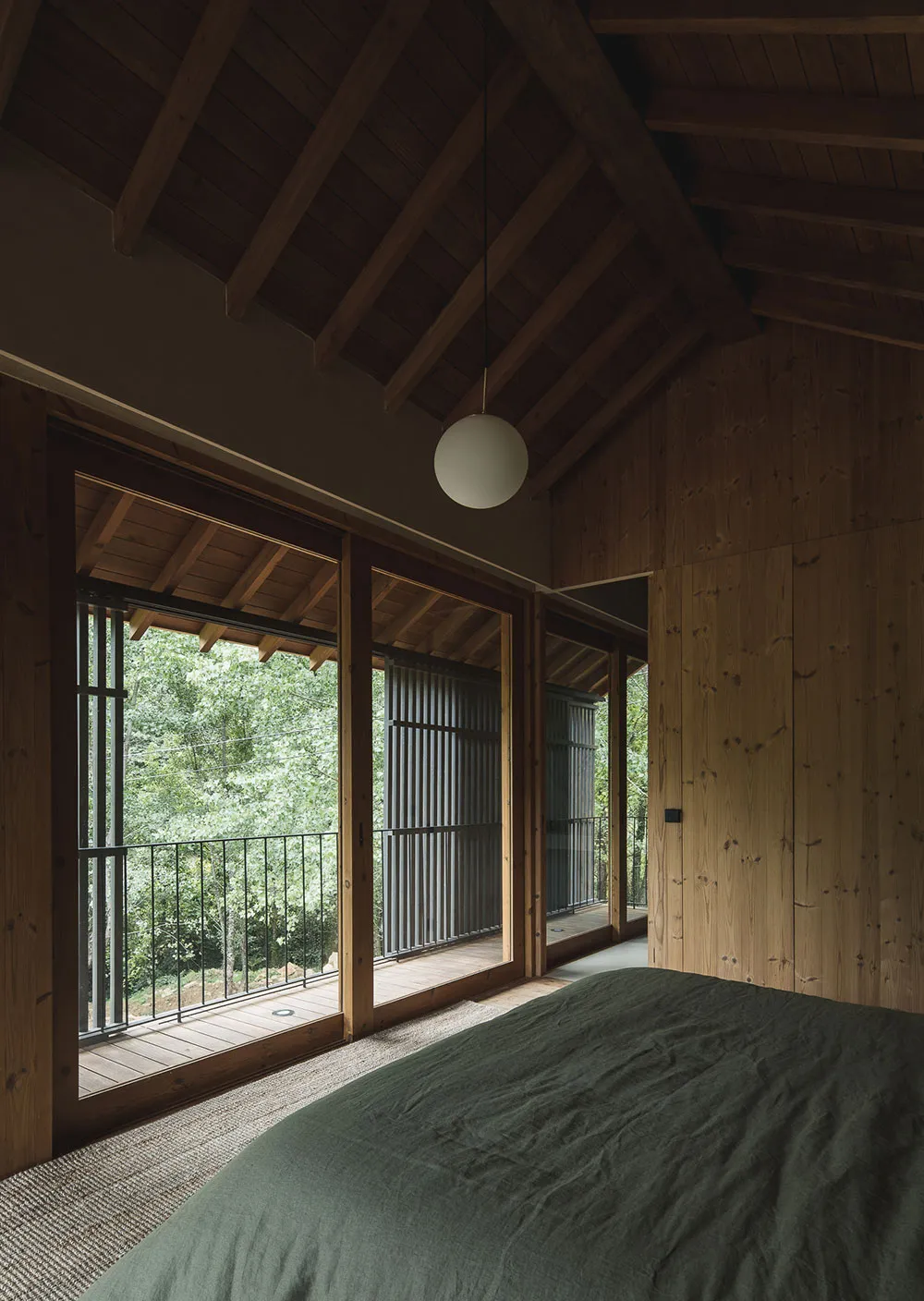 Small Cottage by the River in the Forest of Portugal - Gallery image 14