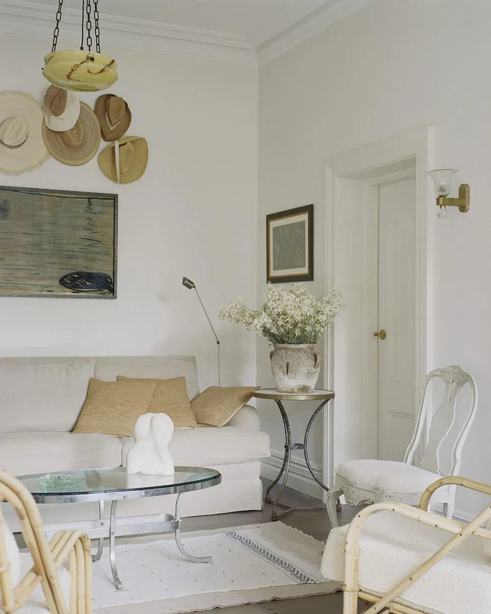 Encantador cottage blanco con muebles vintage en Sídney - Gallery image 1