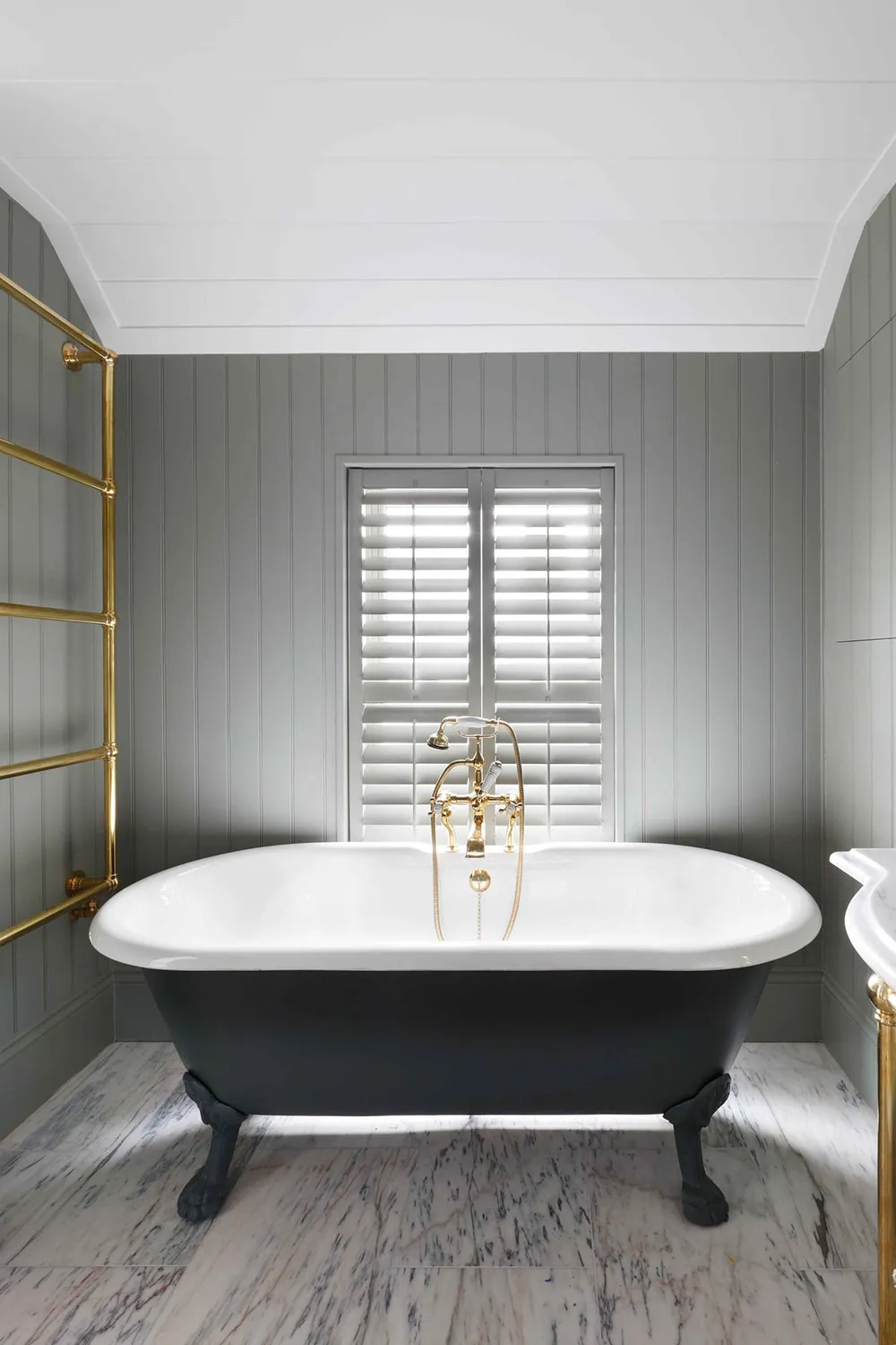 Cozy Country Cottage in England with an Engaging Art Collection - Gallery image 19