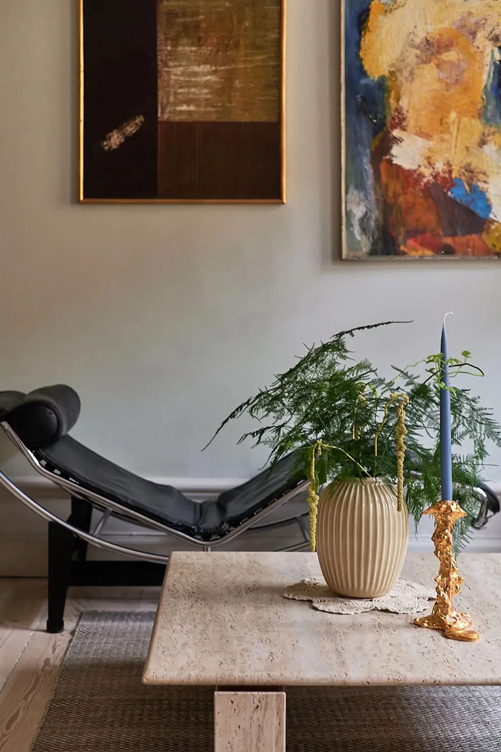 Cuisine en contreplaqué et poêle moderne : un appartement inhabituel à Stockholm (71 m²) - Gallery image 11