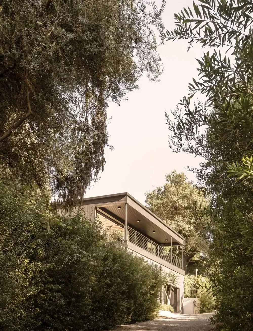 Небольшой сборный дом в Калифорнии с японской эстетикой и видовой террасой (60 кв. м) - Gallery image 1