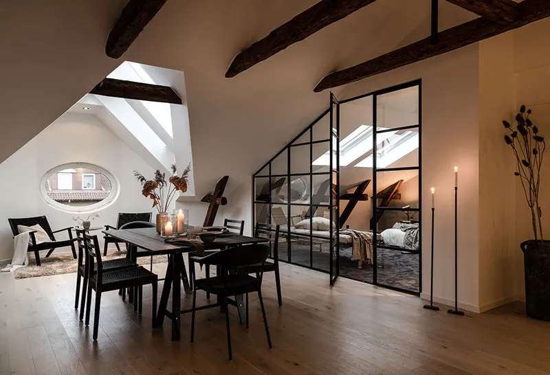 Просторная мансардная квартира со стеклянной перегородкой и балками (108 кв. м) - Gallery image 2