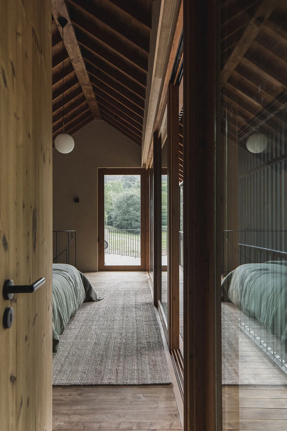 Small Cottage by the River in the Forest of Portugal - Gallery image 9