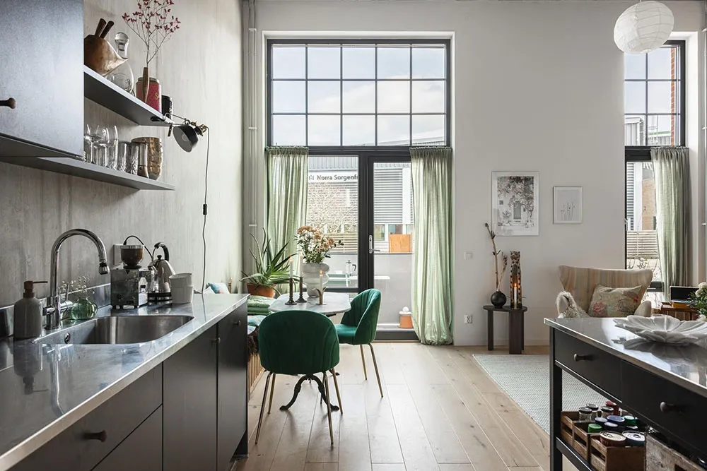 Paredes y techos de concreto a 4 m: loft escandinavo en Malmö (61 m²) - Gallery image 3