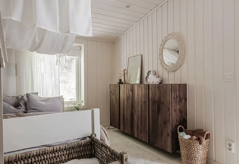 Deuxième lumière et fenêtres partout : maison au bord du lac en Suède - Gallery image 20