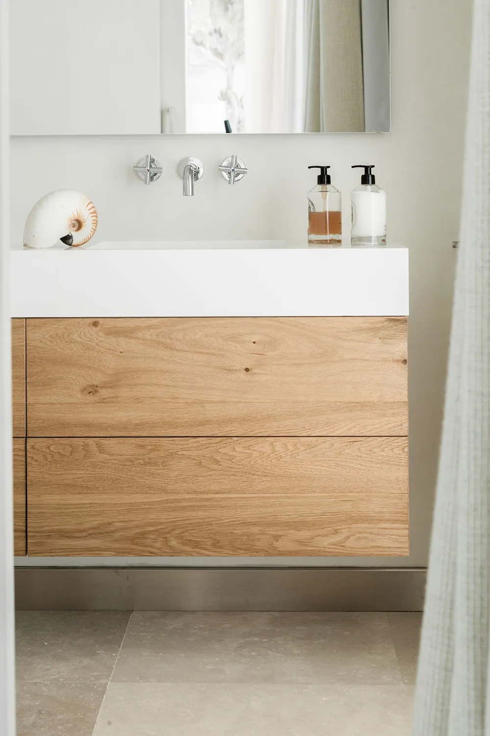 Светлый современный интерьер на берегу моря в Испании - Gallery image 15