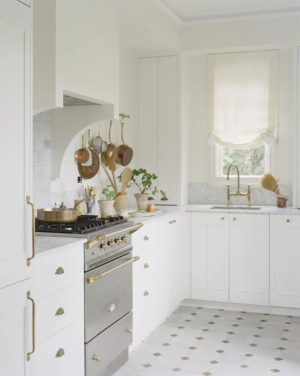 Encantador cottage blanco con muebles vintage en Sídney - Gallery image 11