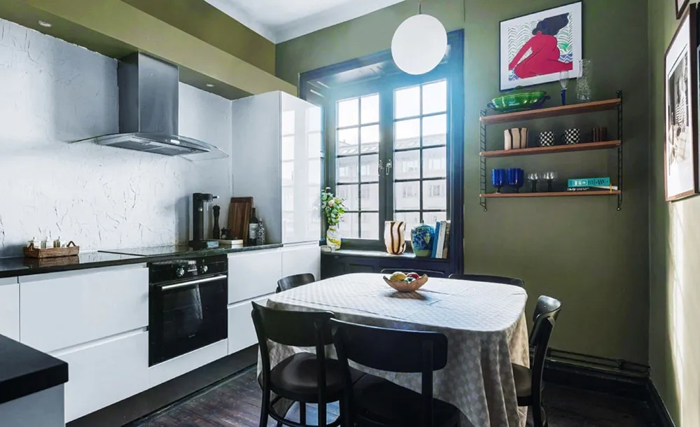 Atmosphärische Interieurs mit buntem Dekor: Ungewöhnliche Wohnung in Stockholm (60 qm) - Gallery image 10