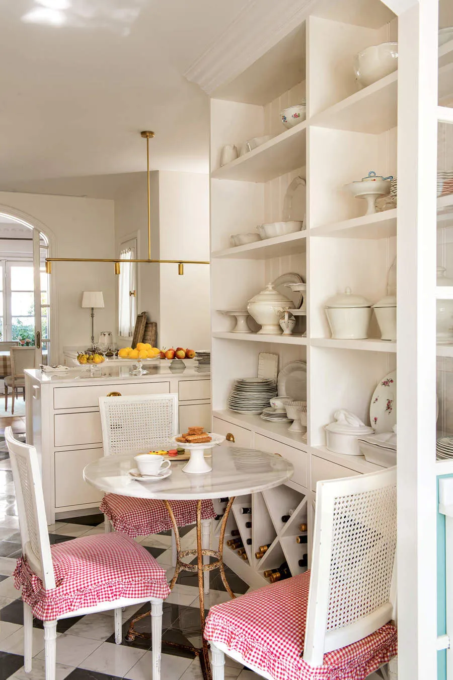 Чарівна біла квартира з терасою в Барселоні - Gallery image 8