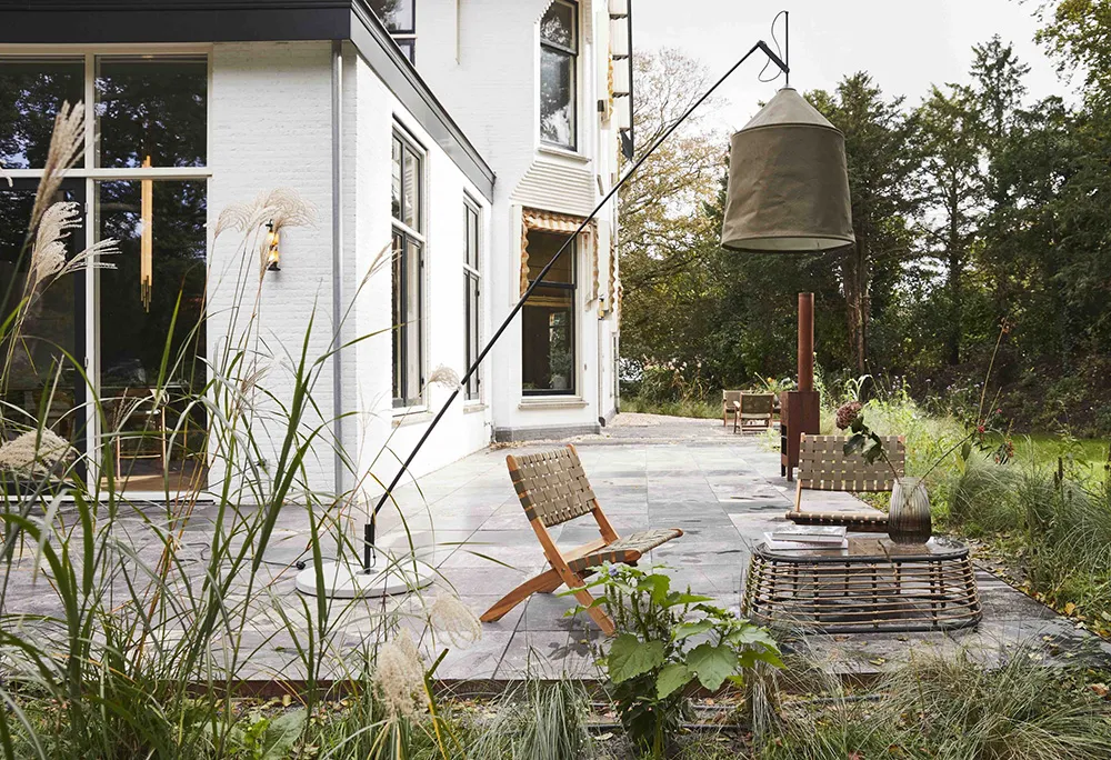 Красиві тони та стильний дизайн у інтер'єрах історичної вілли в Нідерландах - Gallery image 19