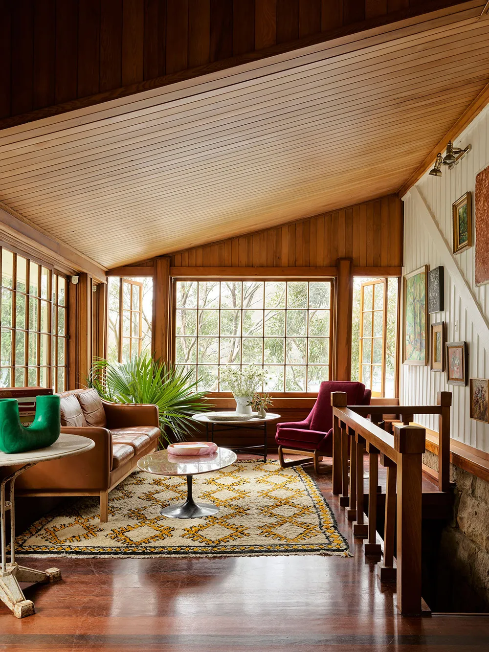 Amenos interiores de madera en un antiguo coto de campo en la costa de Australia - Gallery image 5