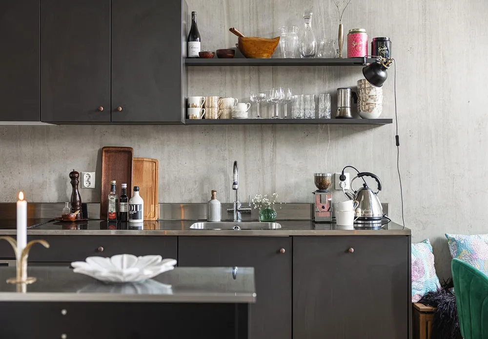 Paredes y techos de concreto a 4 m: loft escandinavo en Malmö (61 m²) - Gallery image 7