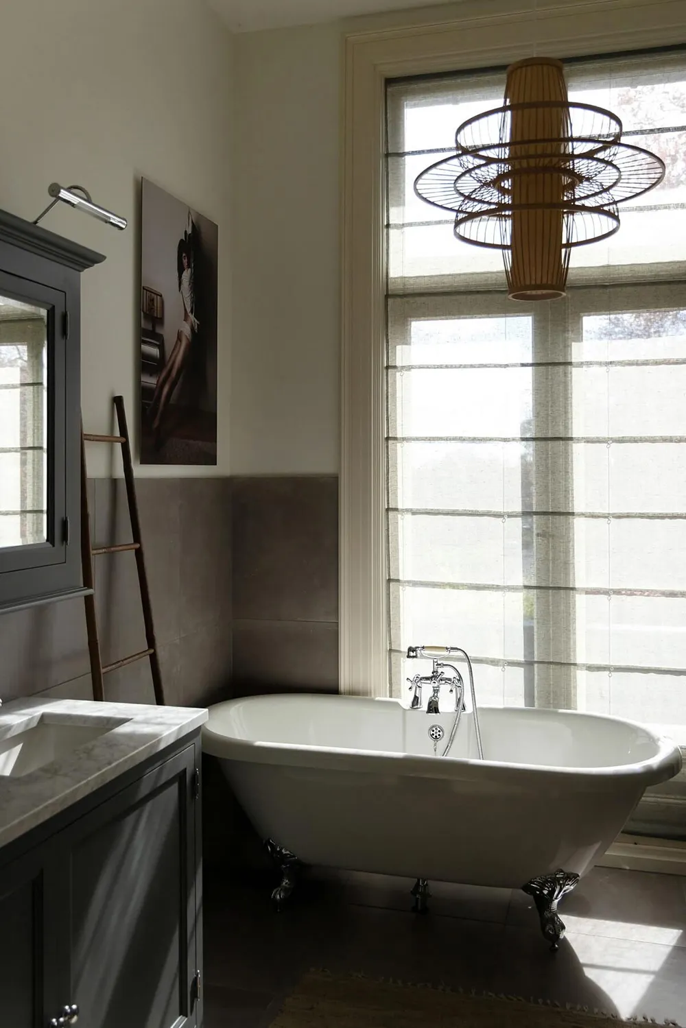 Красиві тони та стильний дизайн у інтер'єрах історичної вілли в Нідерландах - Gallery image 18