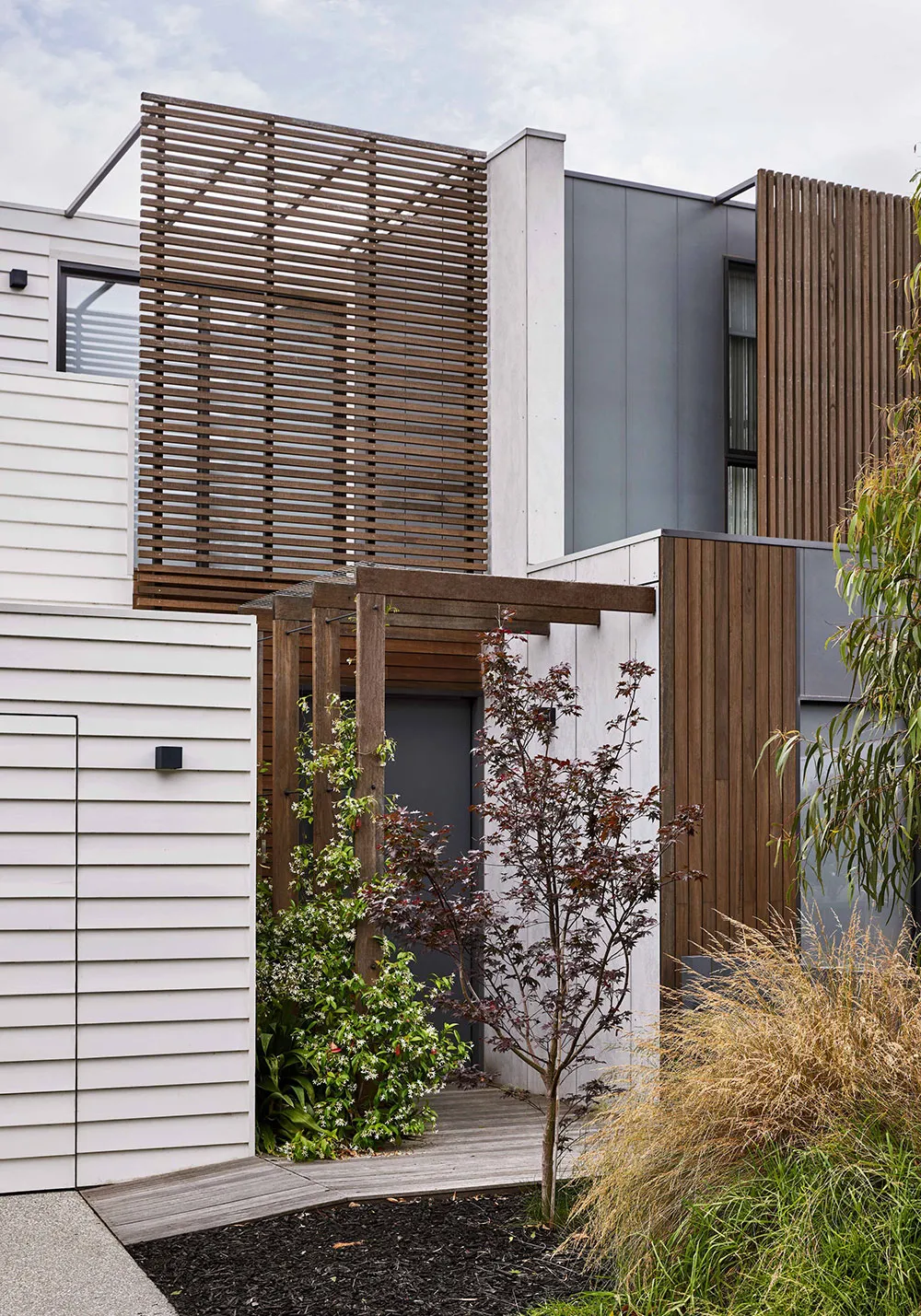 Невеликий сучасний будинок в Австралії з багатьма вікнами - Gallery image 18