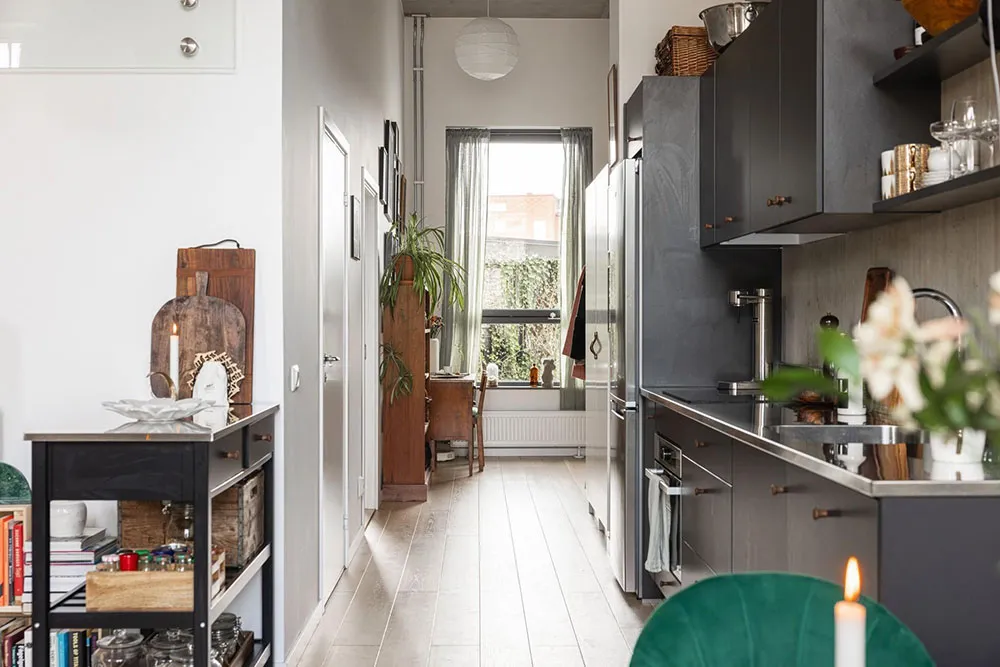 Paredes y techos de concreto a 4 m: loft escandinavo en Malmö (61 m²) - Gallery image 11