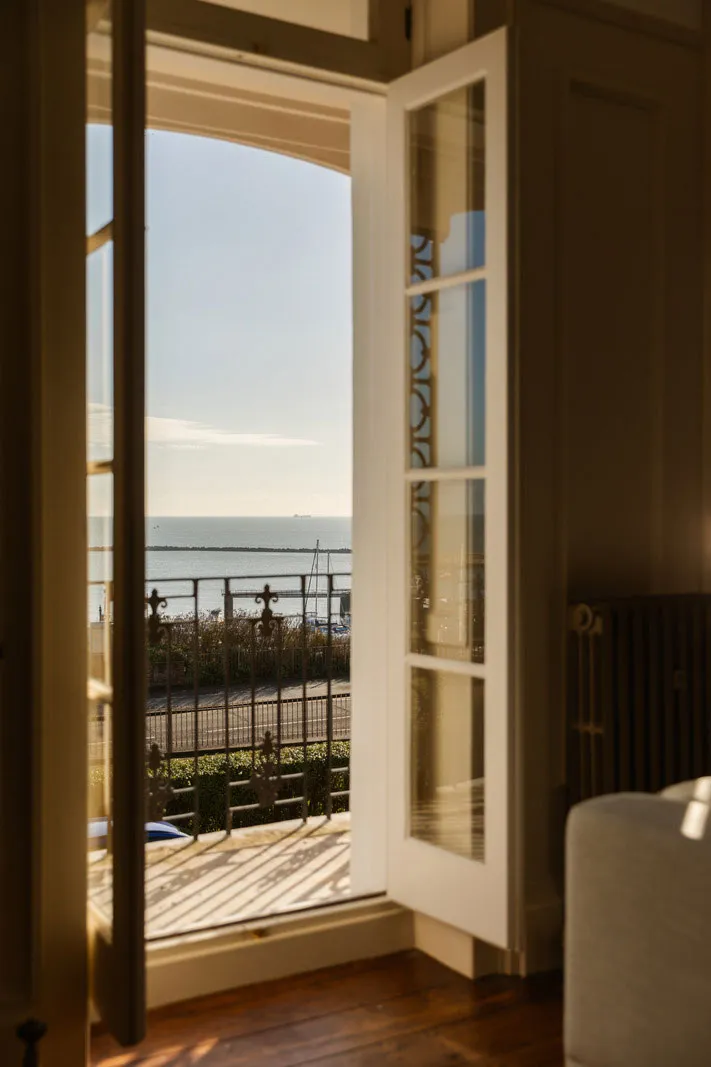 Georgijski taunhaus przy morzu w Anglii - Gallery image 3