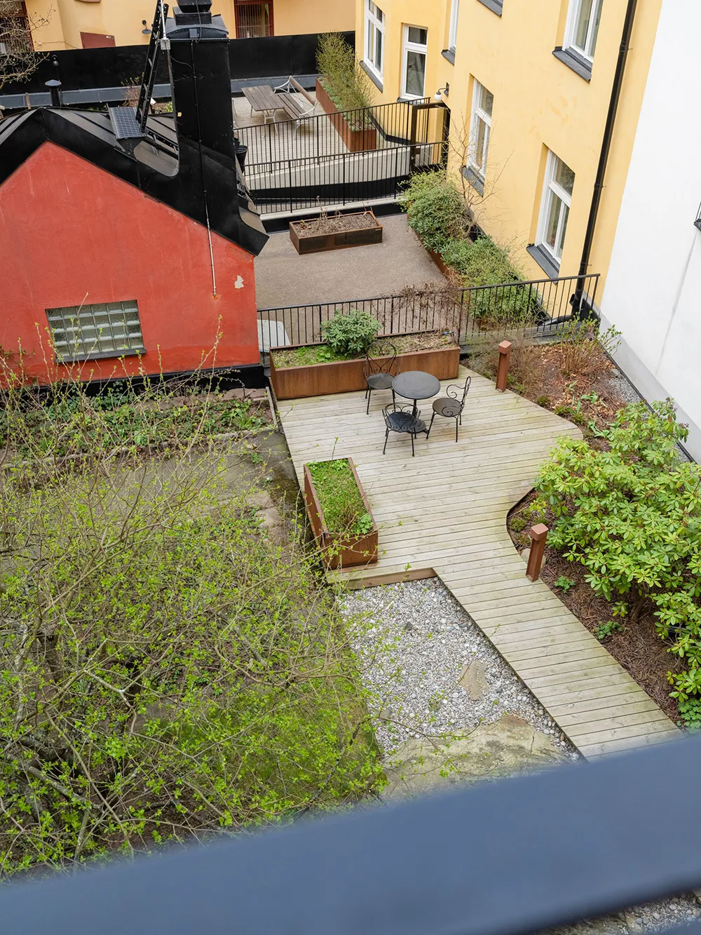 Interiores de arena con acentos llamativos: apartamento en Estocolmo (64 m²) - Gallery image 19