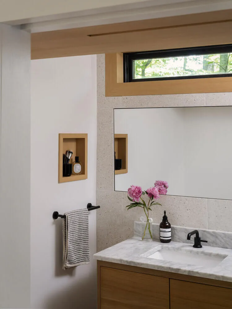 Forest Cabin in Modern Style: Cottage in Connecticut - Gallery image 9