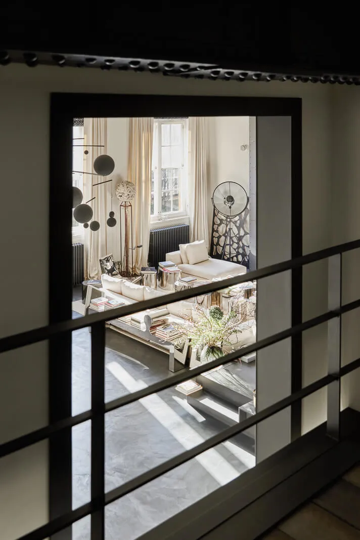 Unique Designer Loft in Black-and-White Palette in London - Gallery image 7