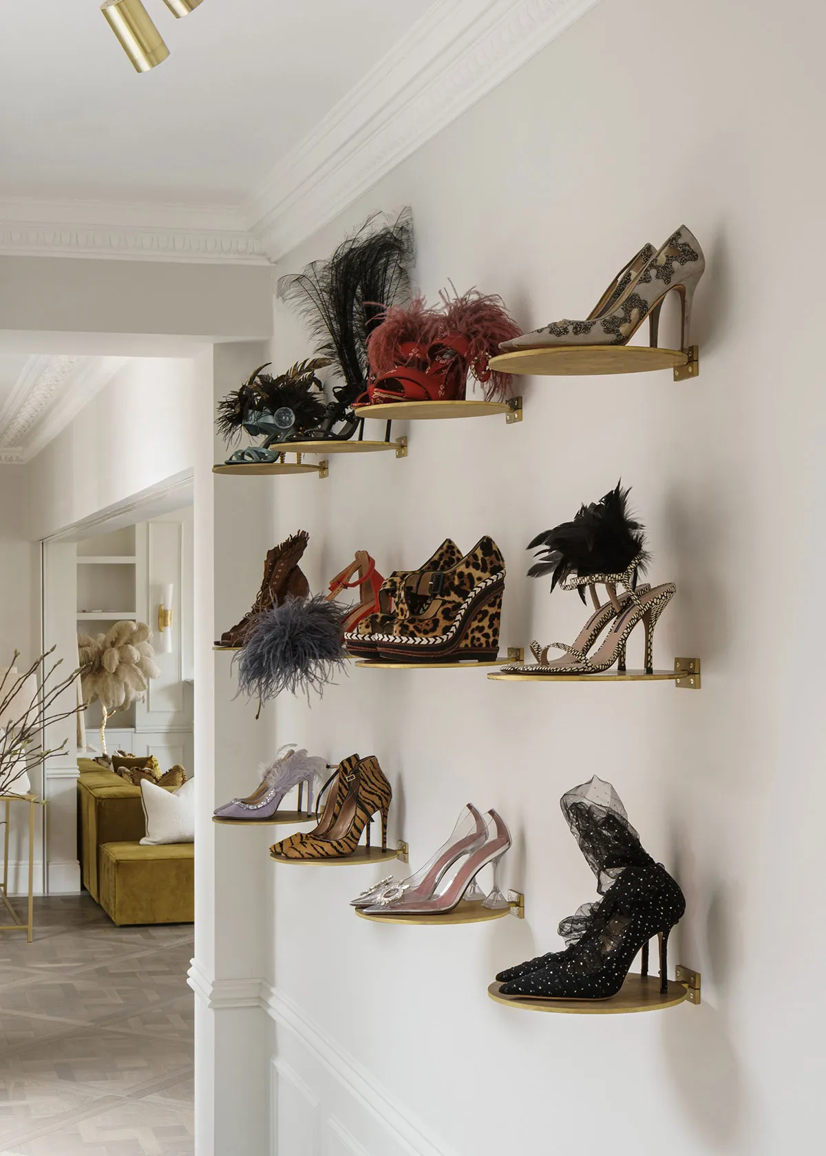Glamour Notes in the Design of an Elegant Apartment of a Fashion Blogger in London - Gallery image 6