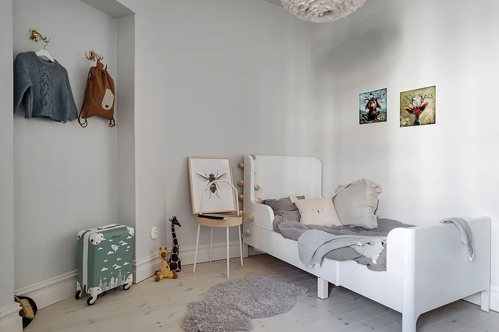 Nice pastel kitchen in light Scandinavian apartment design (100 sqm) - Gallery image 25