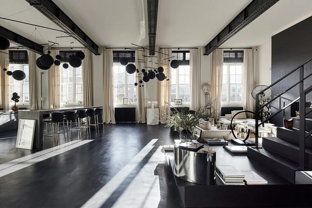 Unique Designer Loft in Black-and-White Palette in London - Gallery image 13