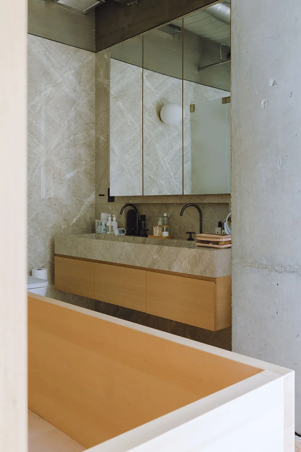 Impresionante loft en Nueva York con estructura de madera en el interior - Gallery image 23