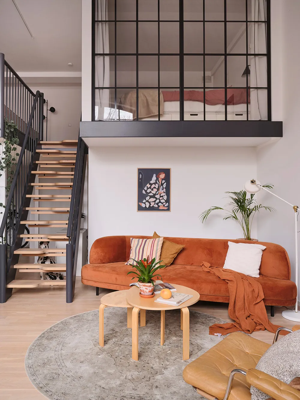 Heller Dekor und Loft-Stockwerk: Loft in ehemaligem Fabrikgebäude in Stockholm - Gallery image 1