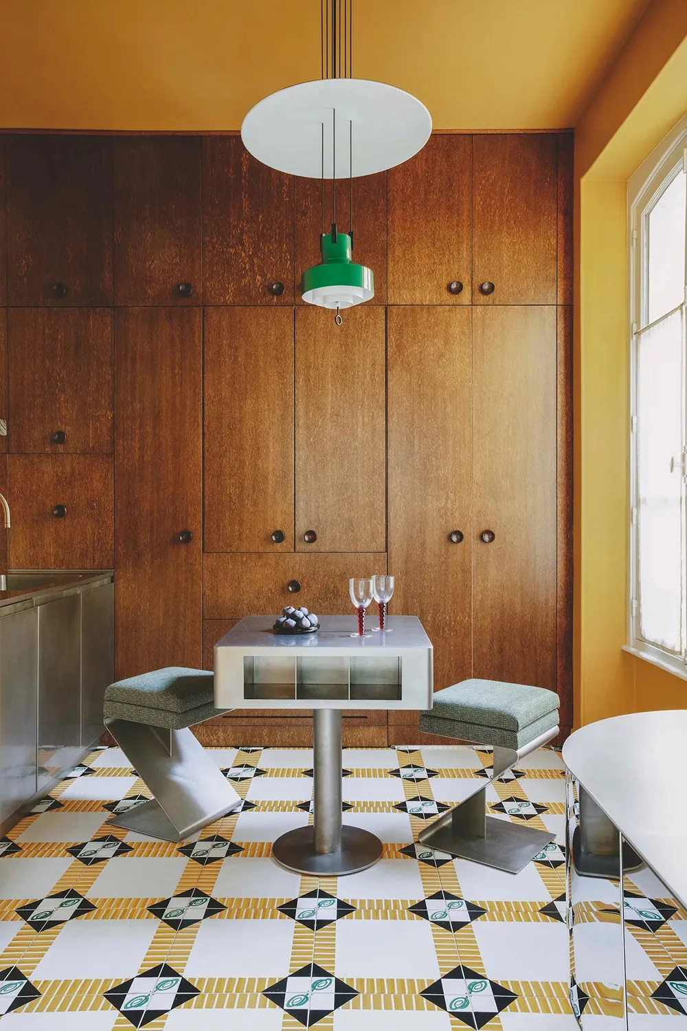 Intérieurs extravagants d'une maison historique à Paris - Gallery image 3