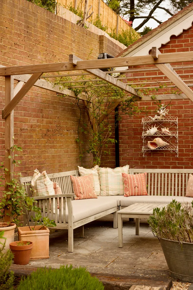 UNGEBRÄUHLICHES HAUS VOM 19. JAHRHUNDERT IN HAMPSHIRE - Gallery image 1