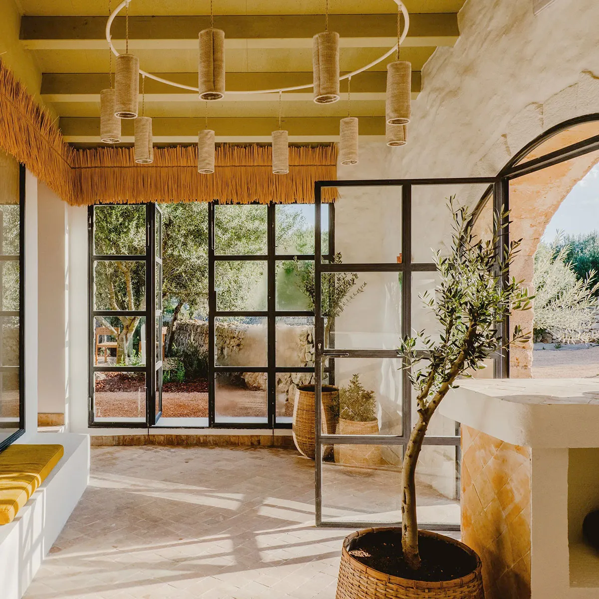 Vie insulaire traditionnelle et design élégant : hôtel sur Majorque - Gallery image 1