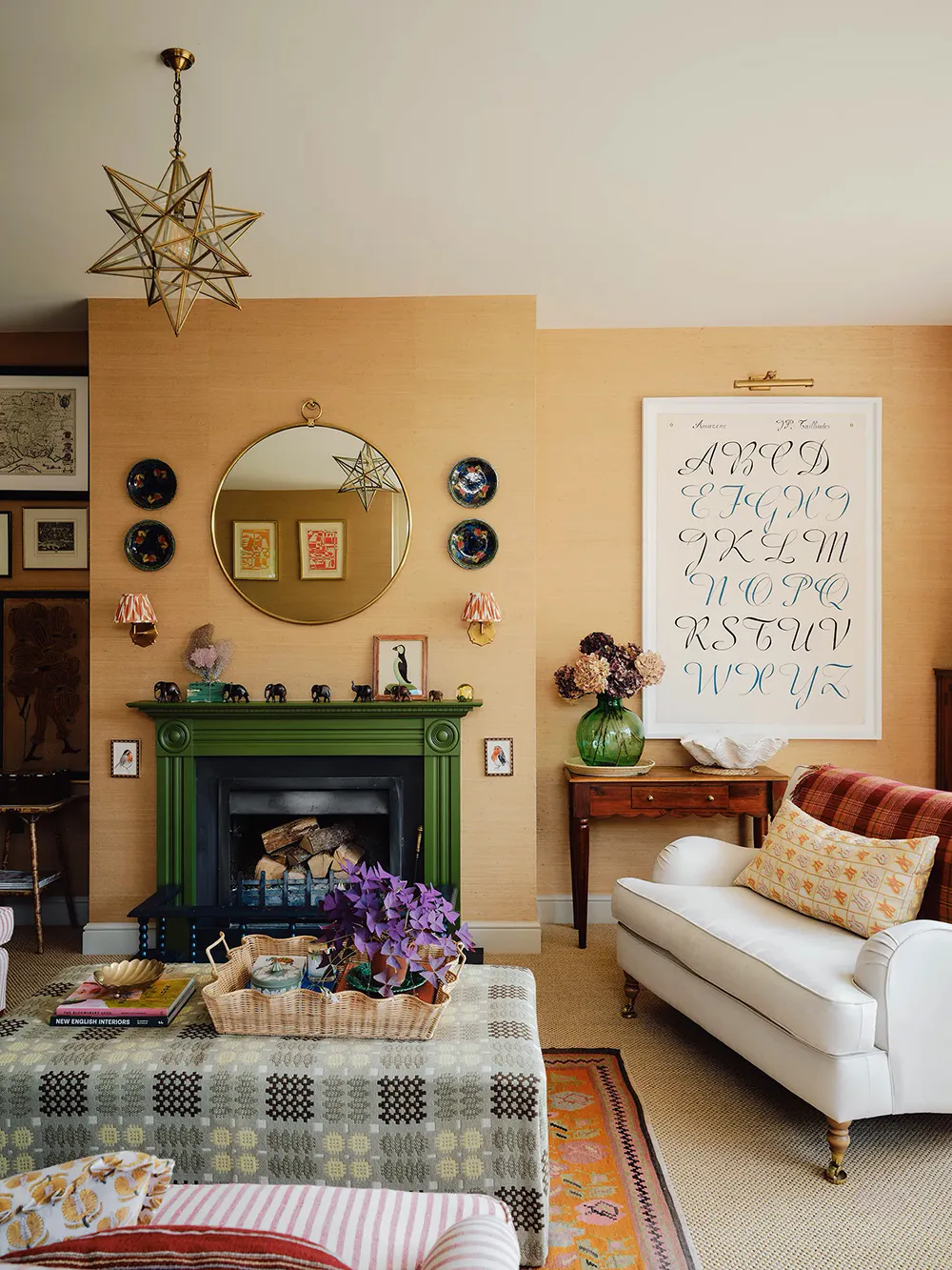 17世紀にルーツを持つ、イングランドにある色彩豊かなアーティストのコテージ - Gallery image 6