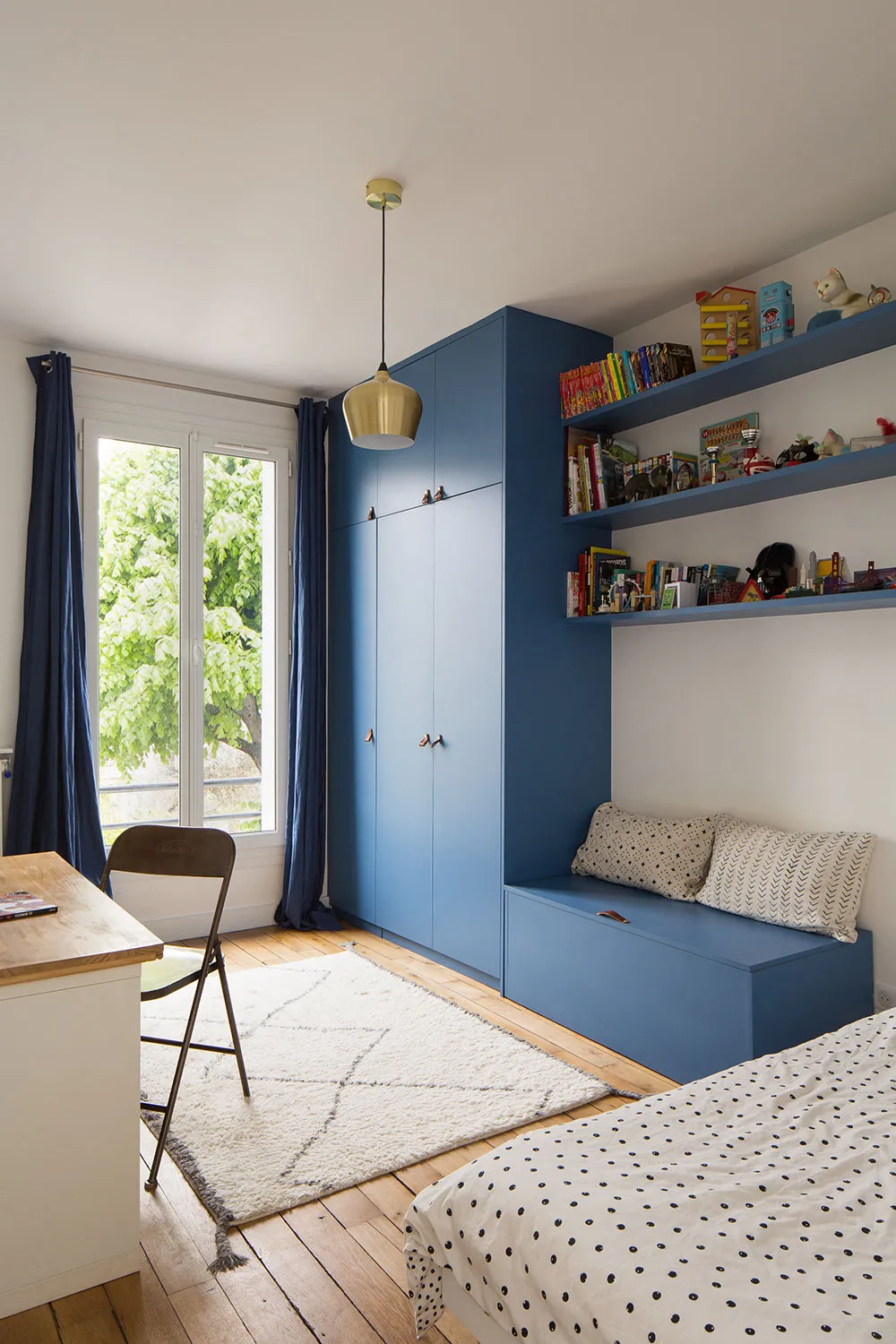 Accents colorés dans le design d'un appartement à Paris - Gallery image 13