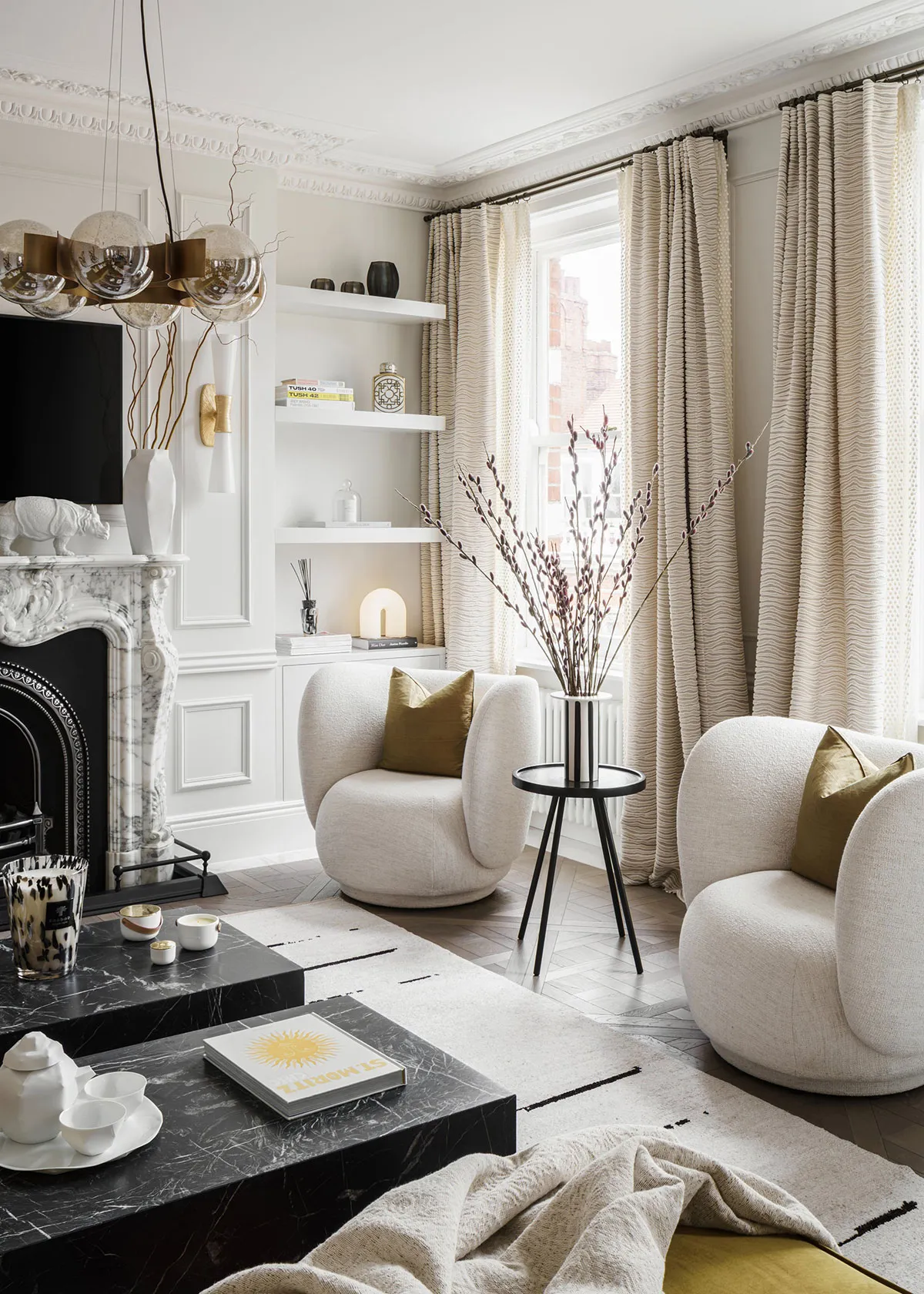 Glamour Notes in the Design of an Elegant Apartment of a Fashion Blogger in London - Gallery image 1