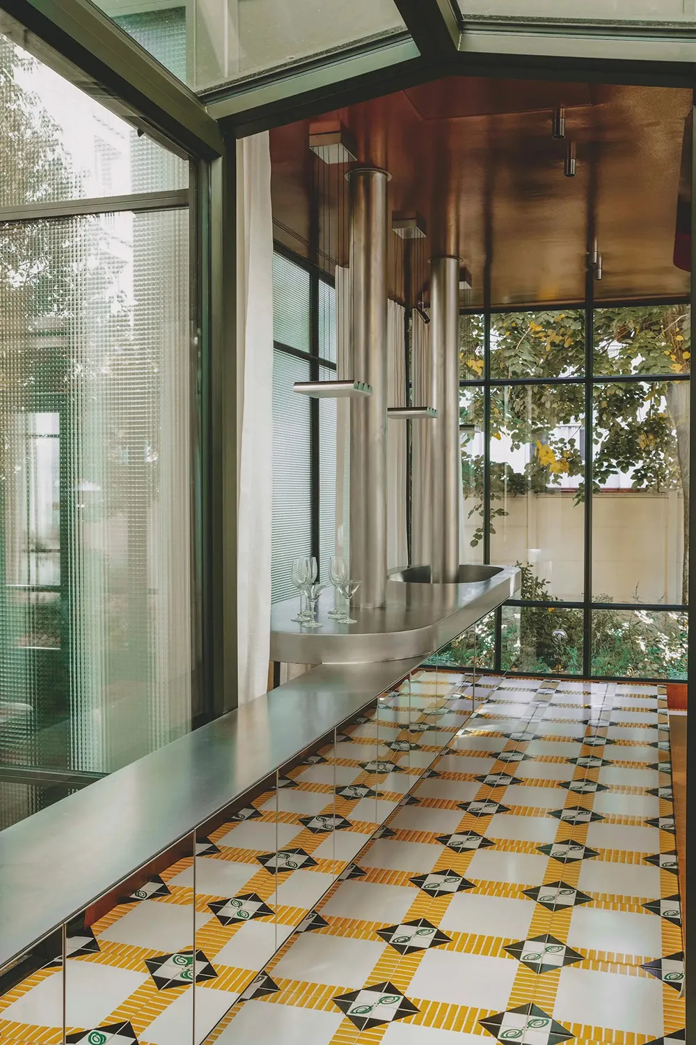 Intérieurs extravagants d'une maison historique à Paris - Gallery image 5