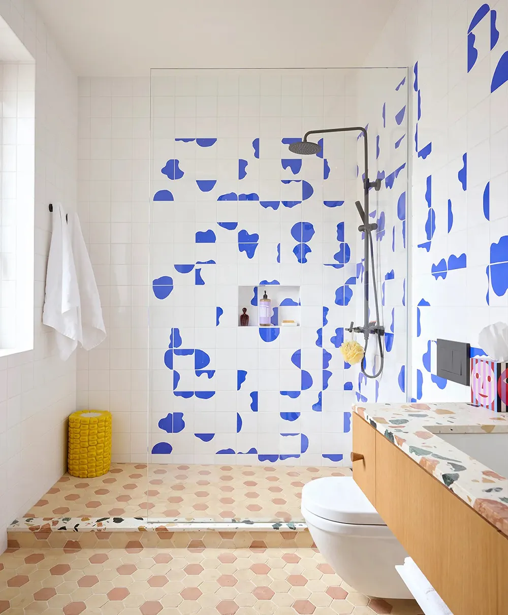 Bold Interiors and Unique Space: Former Priest's House in New York - Gallery image 17