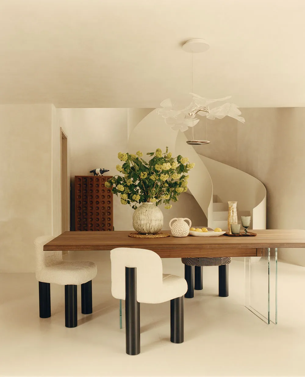 Designmöbel und minimalistische Oberteilung: modernes Interieur in China - Gallery image 3