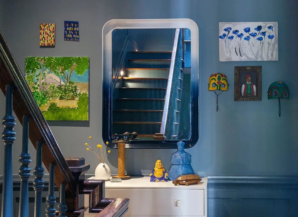 Frais accords de couleurs et grande galerie de tableaux : l'intérieur vivant d'une artiste à New York - Gallery image 15